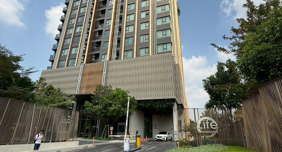 For sale 1 bed condo in Phra Khanong, Bangkok