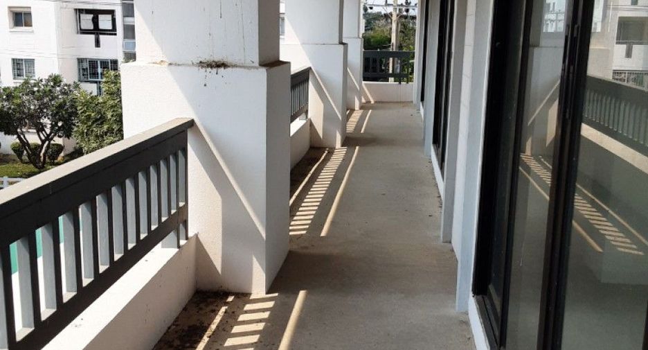 For rent retail Space in Bang Khun Thian, Bangkok
