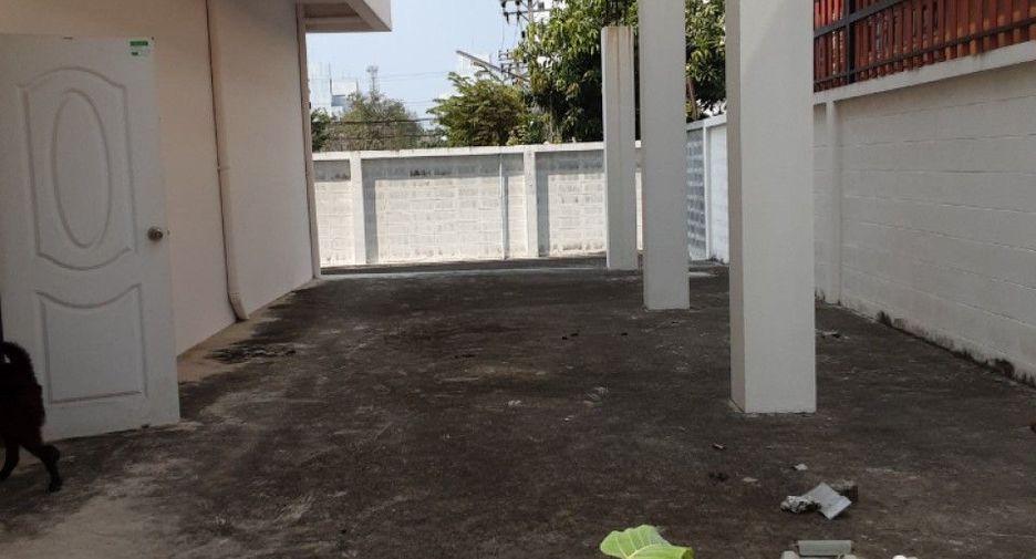 For rent retail Space in Bang Khun Thian, Bangkok
