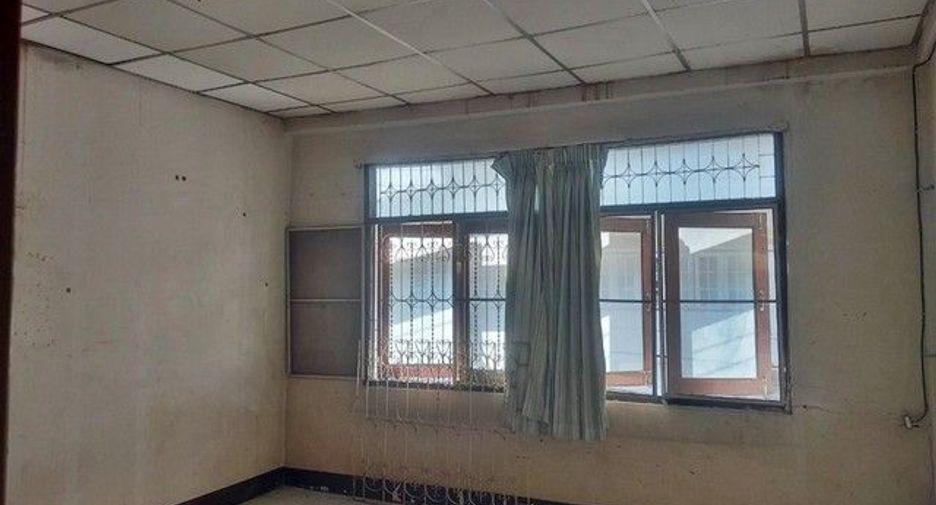 Gewerbefläche zum Kauf mit 1 Zimmer in Mueang Kalasin, Kalasin