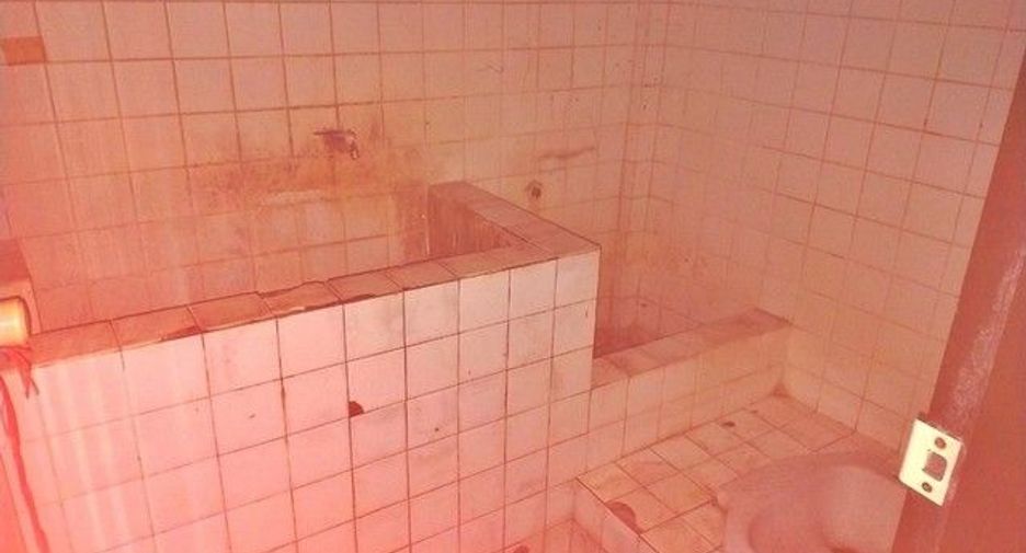 Gewerbefläche zum Kauf mit 1 Zimmer in Mueang Kalasin, Kalasin