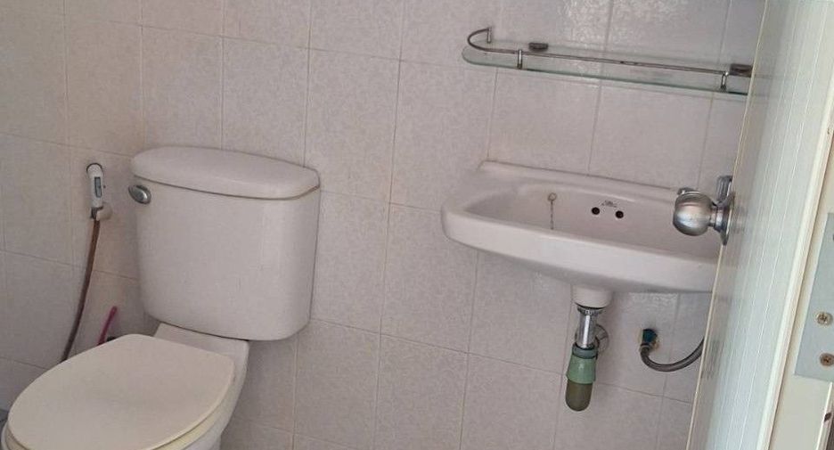 Gewerbefläche zum Kauf mit 1 Zimmer in Mueang Phitsanulok, Phitsanulok