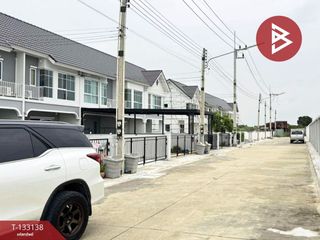 For sale 3 bedrooms townhouse in Mueang Chachoengsao, Chachoengsao