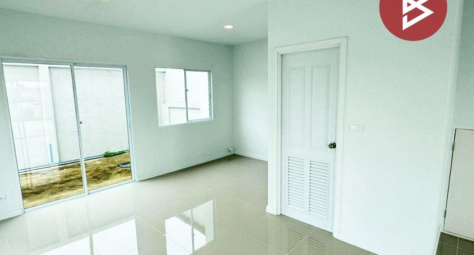 For sale 3 bedrooms townhouse in Mueang Chachoengsao, Chachoengsao