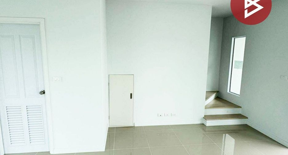 For sale 3 bedrooms townhouse in Mueang Chachoengsao, Chachoengsao