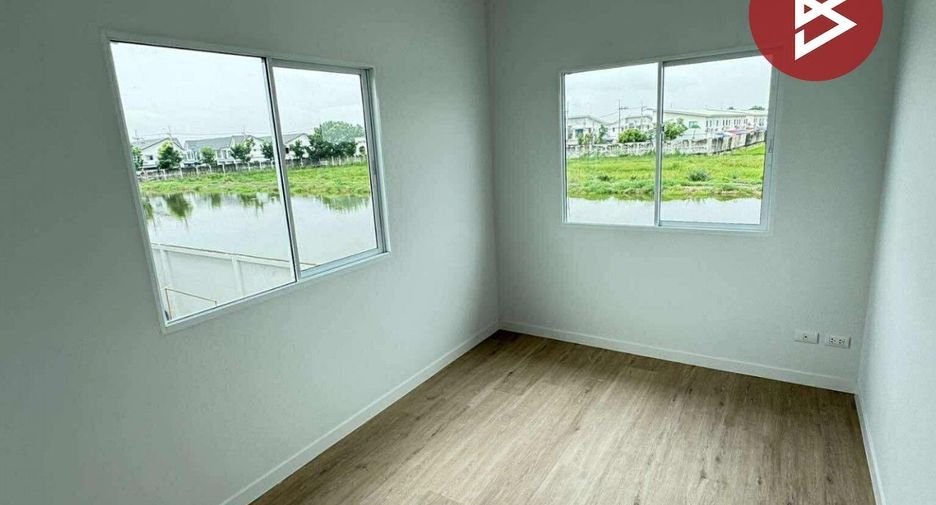 For sale 3 bedrooms townhouse in Mueang Chachoengsao, Chachoengsao