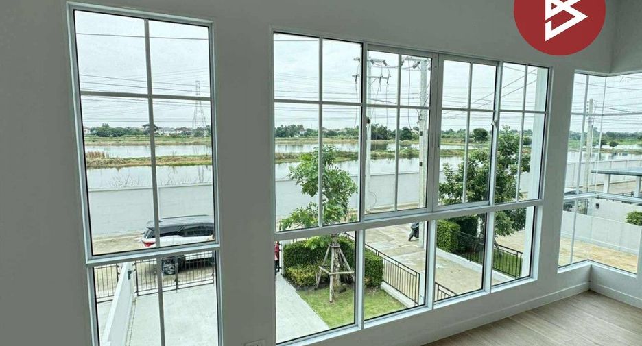 For sale 3 bedrooms townhouse in Mueang Chachoengsao, Chachoengsao