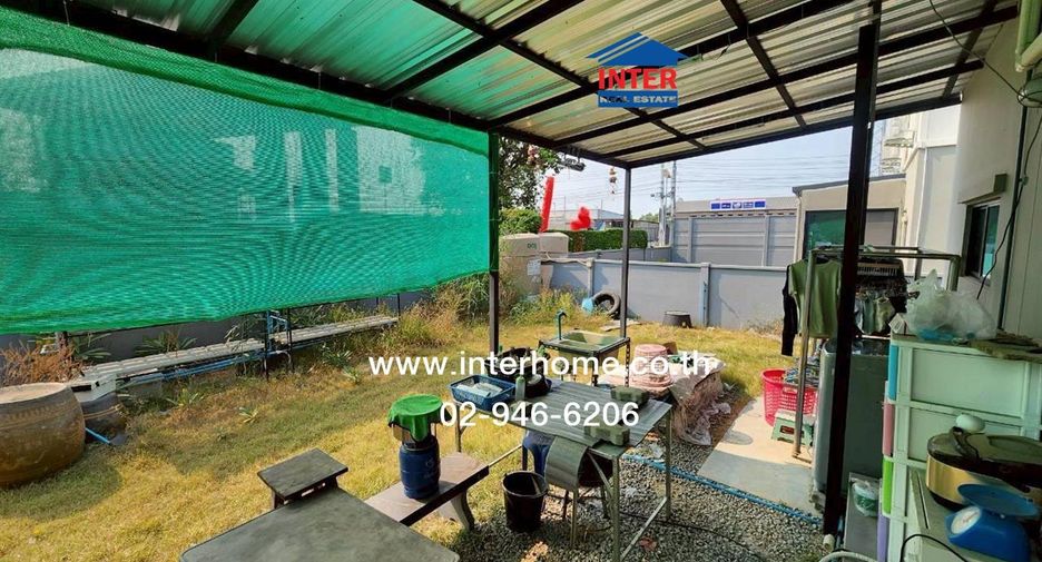 Casa en venta de 3 habitaciones en Phra Samut Chedi, Samut Prakan