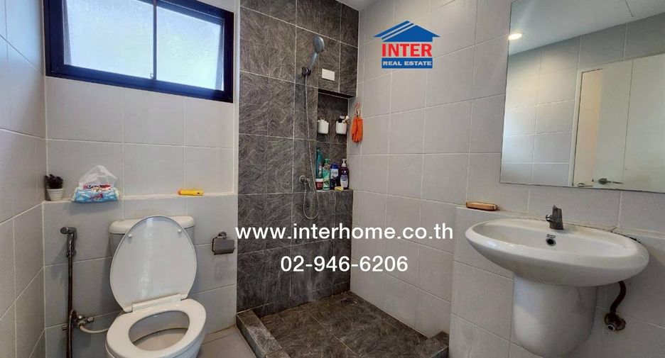 Casa en venta de 3 habitaciones en Phra Samut Chedi, Samut Prakan