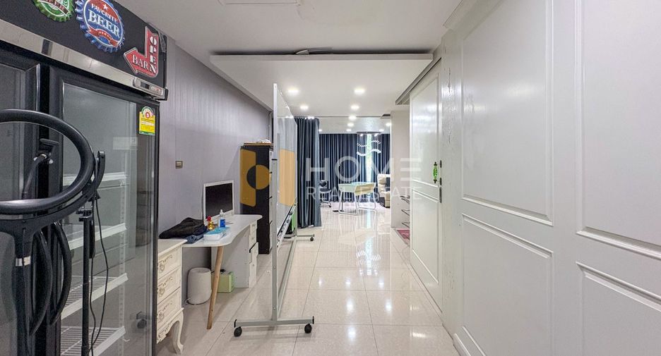 For sale 4 ベッドルーム office in Chatuchak, Bangkok