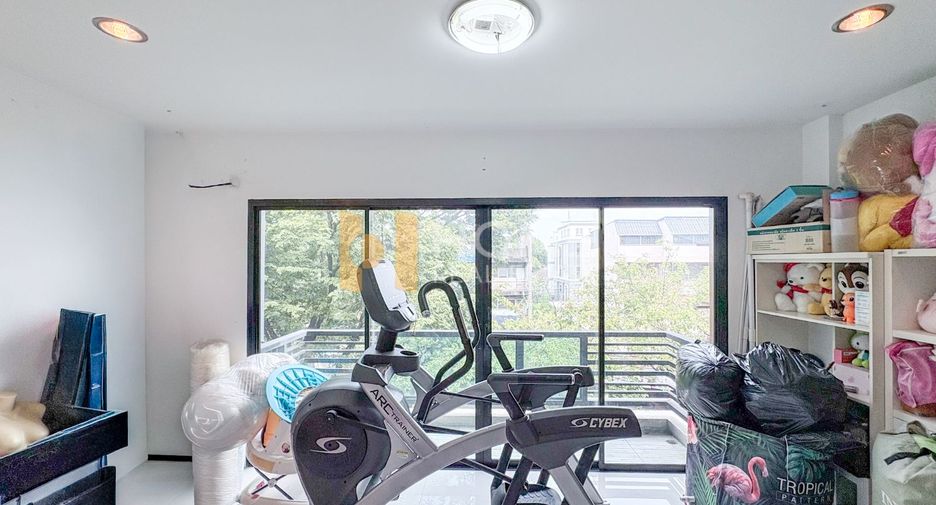 For sale 4 ベッドルーム office in Chatuchak, Bangkok
