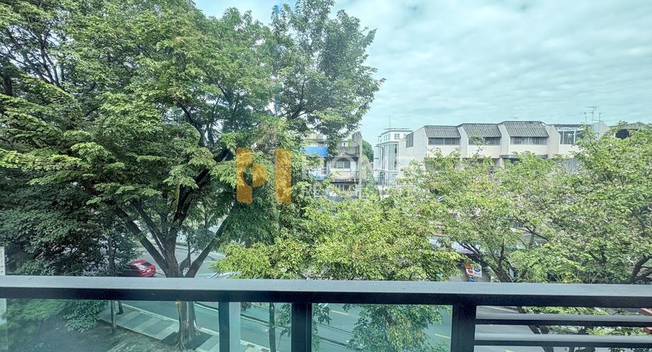 For sale 4 ベッドルーム office in Chatuchak, Bangkok
