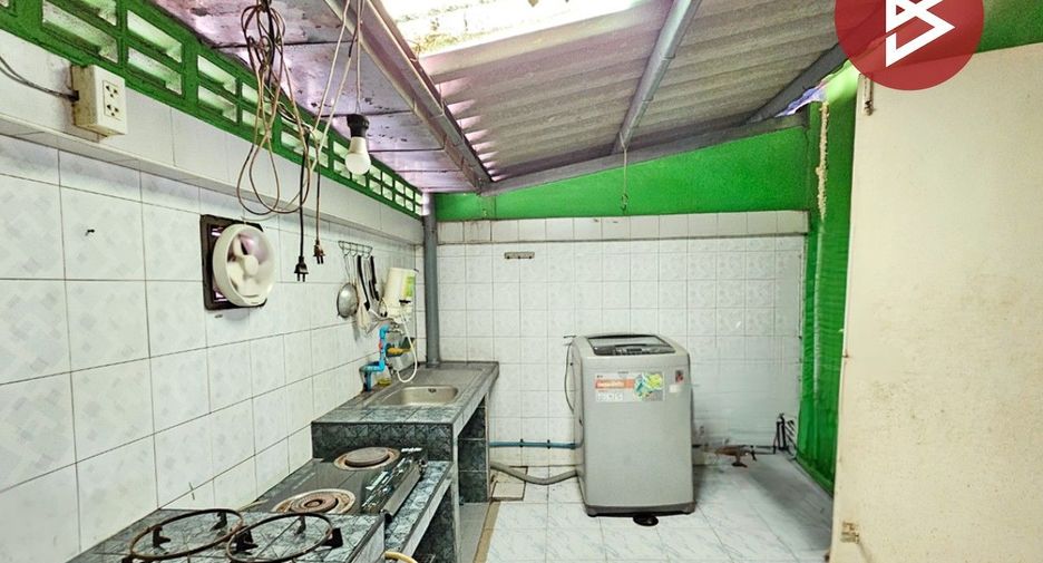 For sale 2 bedrooms townhouse in Phra Pradaeng, Samut Prakan