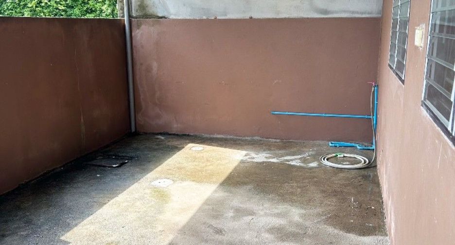 For sale 3 ベッドルーム retail Space in Klaeng, Rayong