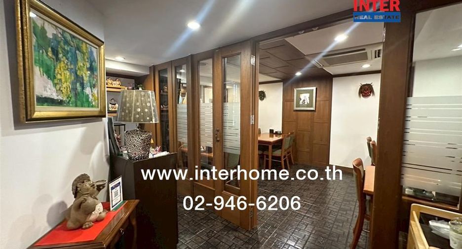 For sale retail Space in Bang Rak, Bangkok