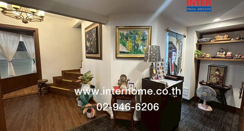 For sale retail Space in Bang Rak, Bangkok