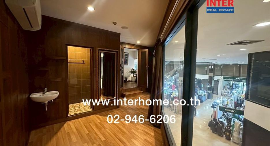 For sale retail Space in Bang Rak, Bangkok