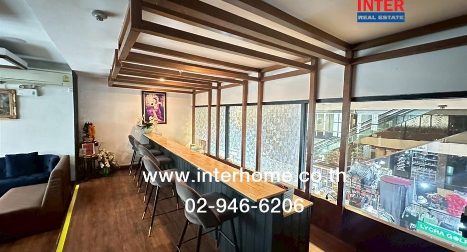 For sale retail Space in Bang Rak, Bangkok