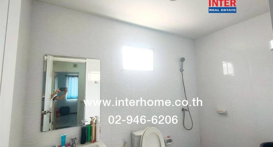 For sale 3 bedrooms townhouse in Mueang Pathum Thani, Pathum Thani