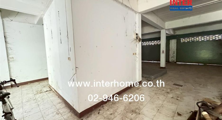 For sale 2 bedrooms retail Space in Sung Noen, Nakhon Ratchasima