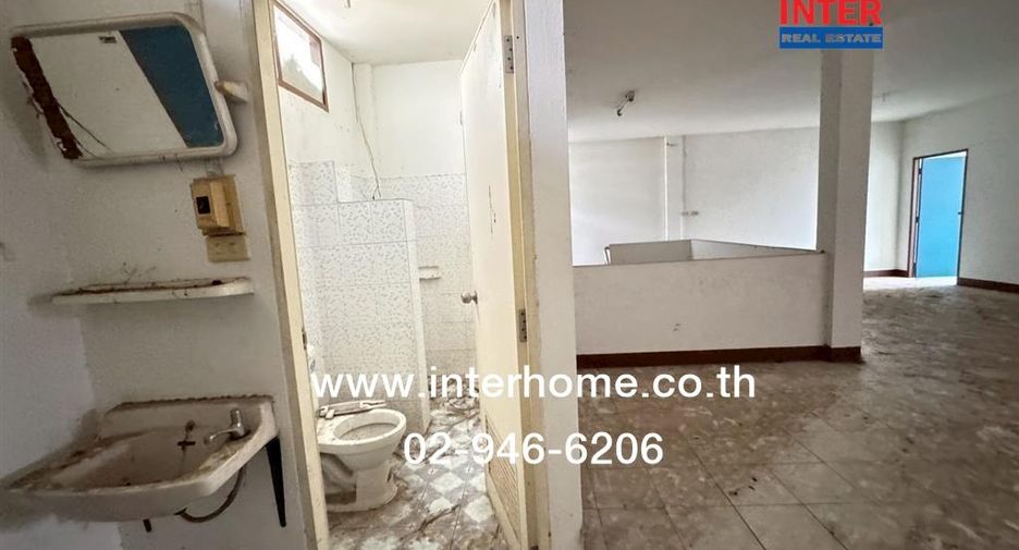 For sale 2 bedrooms retail Space in Sung Noen, Nakhon Ratchasima