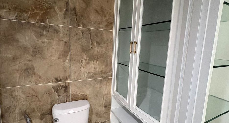 For rent 10 bedrooms house in Yan Nawa, Bangkok