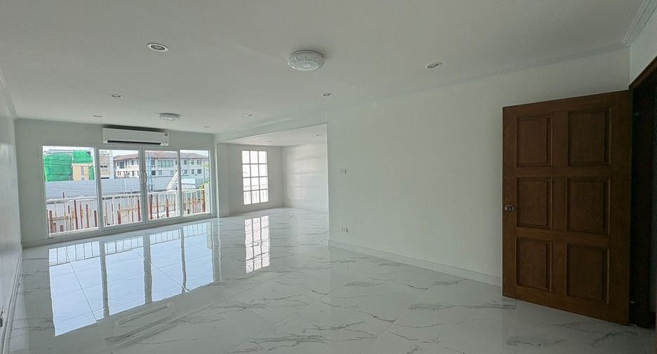 For rent 10 bedrooms house in Yan Nawa, Bangkok