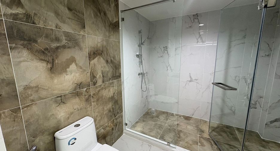 For rent 10 bedrooms house in Yan Nawa, Bangkok