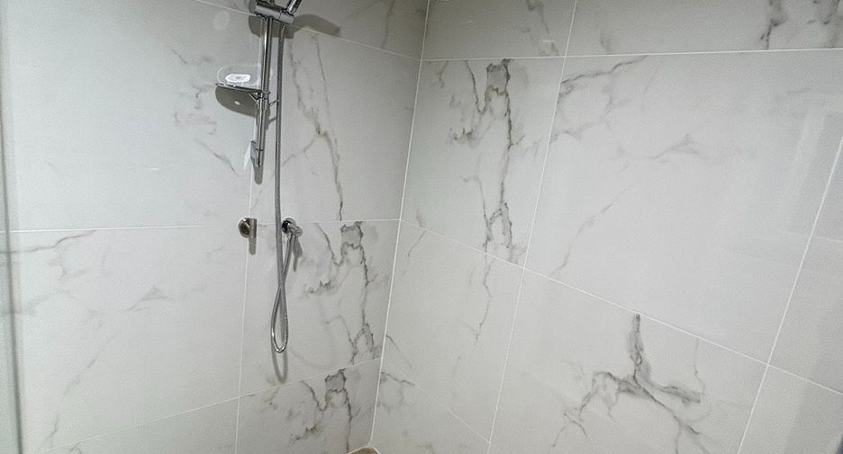 For rent 10 bedrooms house in Yan Nawa, Bangkok
