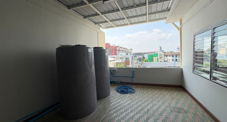 For rent 10 bedrooms house in Yan Nawa, Bangkok