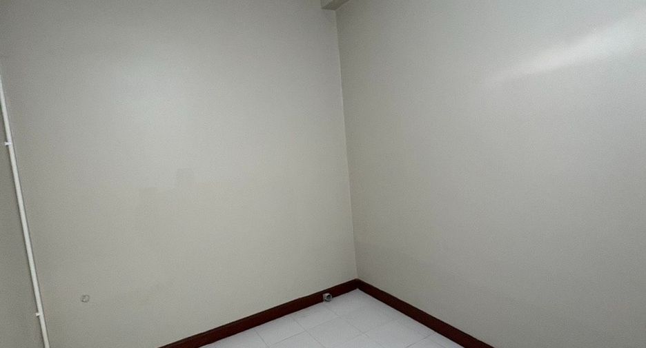 For rent 10 bedrooms house in Yan Nawa, Bangkok