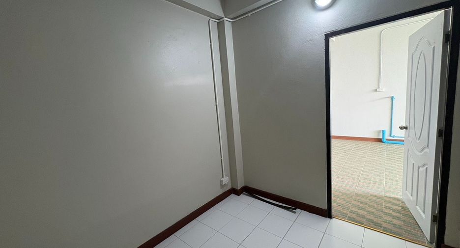 For rent 10 bedrooms house in Yan Nawa, Bangkok