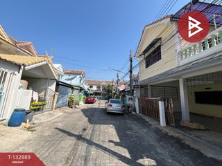 For sale 4 bedrooms townhouse in Mueang Samut Prakan, Samut Prakan