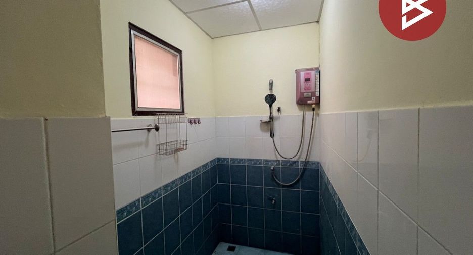 For sale 4 bedrooms townhouse in Mueang Samut Prakan, Samut Prakan