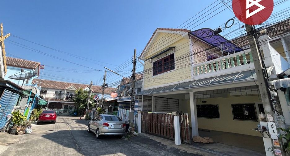 For sale 4 bedrooms townhouse in Mueang Samut Prakan, Samut Prakan