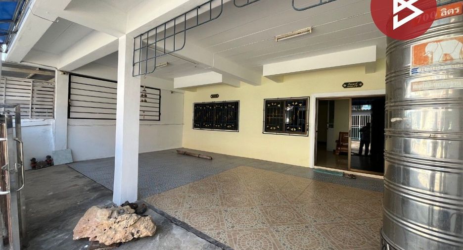For sale 4 bedrooms townhouse in Mueang Samut Prakan, Samut Prakan