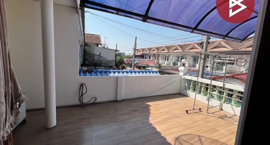 For sale 4 bedrooms townhouse in Mueang Samut Prakan, Samut Prakan
