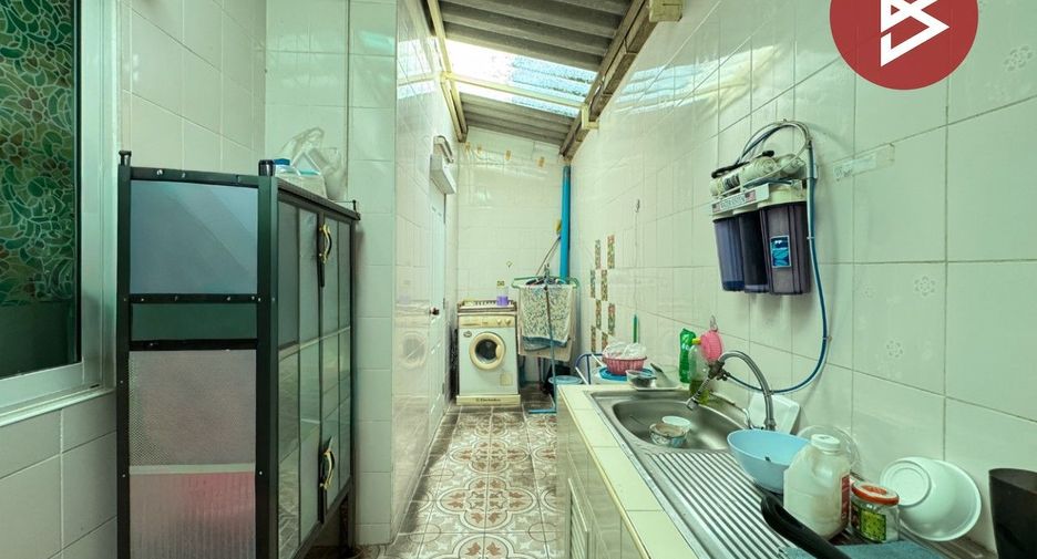 For sale 2 bedrooms townhouse in Phra Samut Chedi, Samut Prakan