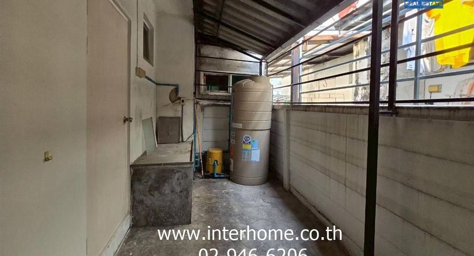 For sale 3 bedrooms townhouse in Lat Phrao, Bangkok