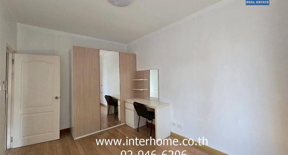 For sale 3 bedrooms townhouse in Lat Phrao, Bangkok