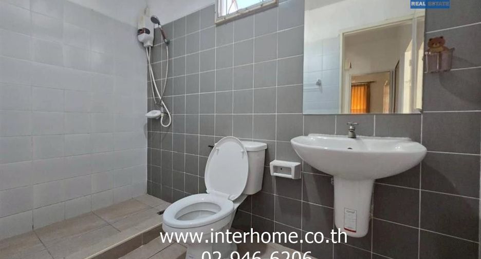 For sale 3 bedrooms townhouse in Lat Phrao, Bangkok