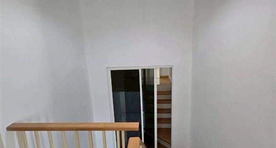 For sale 3 bedrooms townhouse in Lat Phrao, Bangkok