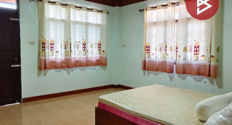 For sale 5 bedrooms house in Lan Saka, Nakhon Si Thammarat