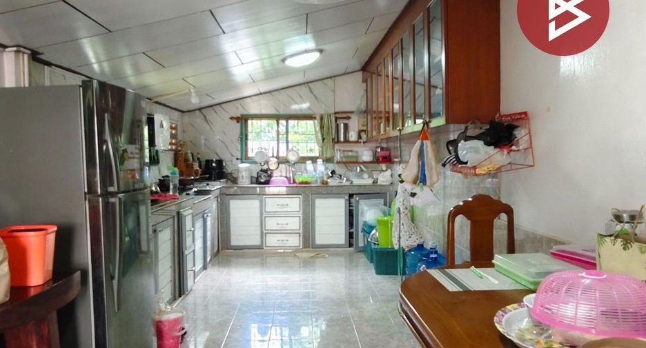 For sale 5 bedrooms house in Lan Saka, Nakhon Si Thammarat