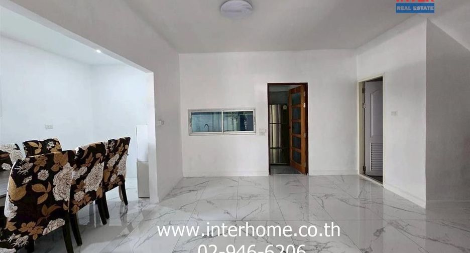 For sale 3 bedrooms townhouse in Lat Phrao, Bangkok