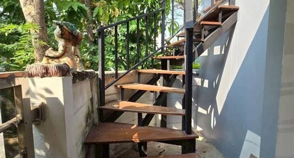 For sale 3 bedrooms townhouse in Lat Phrao, Bangkok