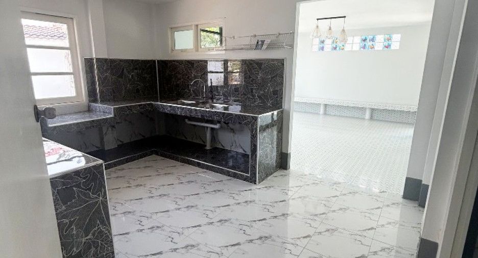 Haus zum Kauf mit 3 Zimmer in Klaeng, Rayong