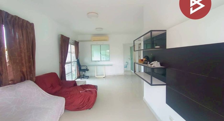 Casa adosada en venta de 3 habitaciones en Thung Khru, Bangkok