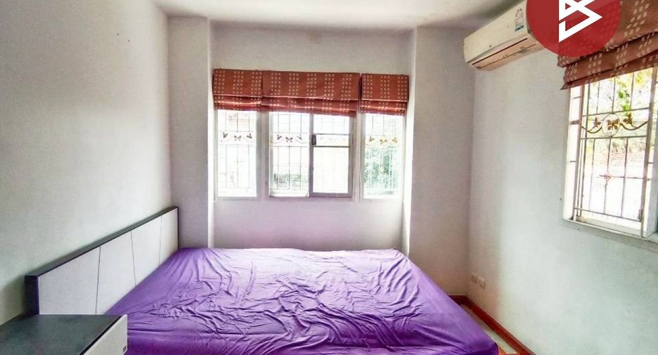Casa adosada en venta de 3 habitaciones en Thung Khru, Bangkok