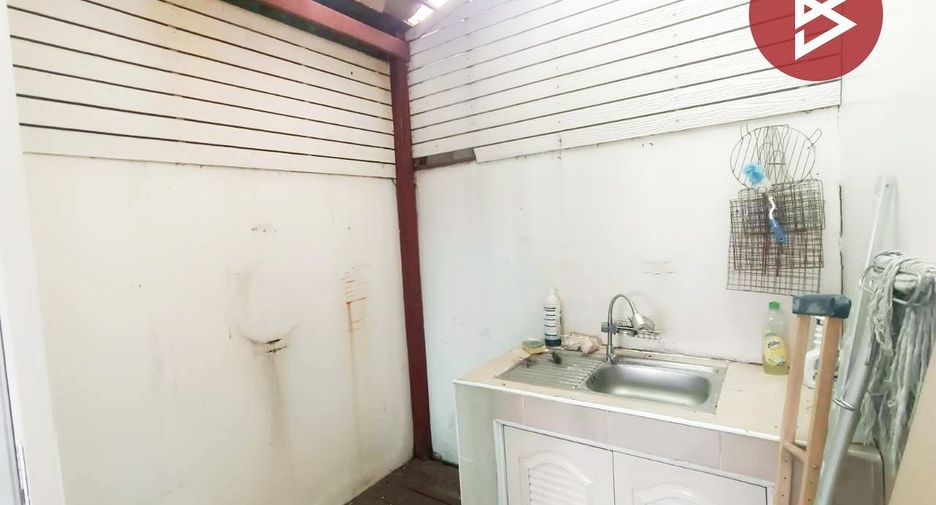 Casa adosada en venta de 3 habitaciones en Thung Khru, Bangkok